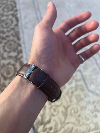 كاسيو ڤنتج ذهبي أرقام سوار جلد سادة + (حديد)