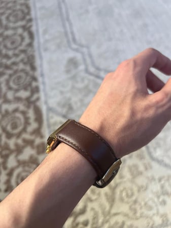 كاسيو ڤنتج ذهبي أرقام سوار جلد سادة + (حديد)