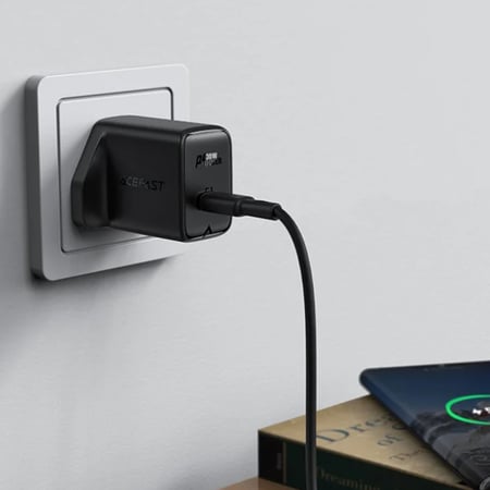 شاحن جداري ايس فاست A24 بي دي 30 واط اسود