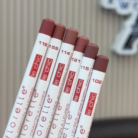 محدد شفاه فلوريلا