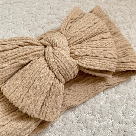 ربطة شعر بيج