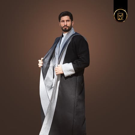 فروه شتوي رجالي مصنوعة من قماش الجوخ الفاخر بلون رمادي