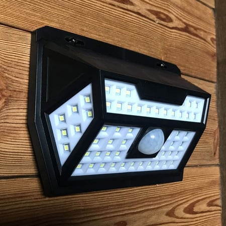 اضاءة ليد وسط مستشعرة للحركة