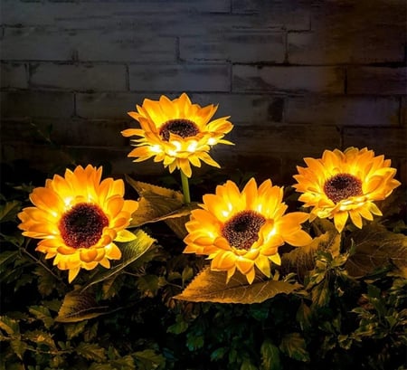 مصباح حديقة يعمل بالطاقة الشمسية