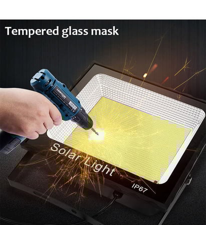 كشاف طاقة شمسية تسوق من داخل السعودية