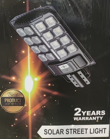 كشاف يعمل بالطاقة الشمسية 300 واط اضاءة قوية و مميزة 24000 لومن تحكم عن بعد