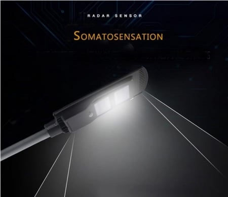 كشاف شارع يعمل بالطاقة الشمسية