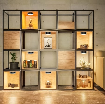 مصباح دفع دائري LED من ويمارت بـ 16 لون متغير ومحدث ويعمل بالبطارية، قابل للخفت بلون اسود تحت ضوء الخزانة ولاسلكي تحت الضوء العمودي مع جهازين تحكم عن بعد ووظيفة التوقيت