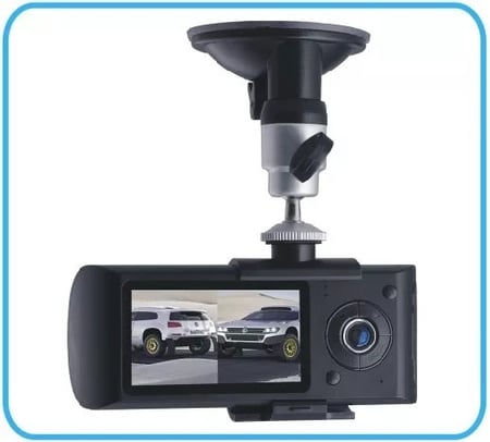 داش كام كاميرا اماميه بشاشه 3 انش تسجيل تلقائي مع GPS