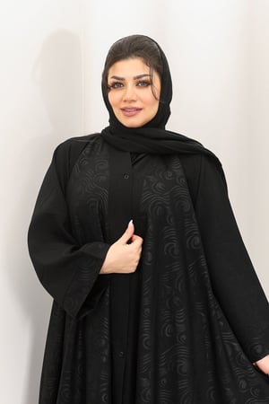 عباية قماش كريب مطبوع مشجر أكمام سادة بحواف مزخرفة مزودة بأزرار اغلاق كبس