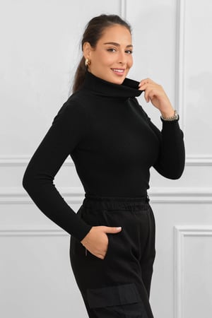 هاينك نسائي بياقة عالية وأكمام طويلة