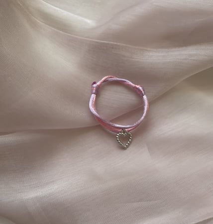 اساور خيوط من عمر سنة الى الام