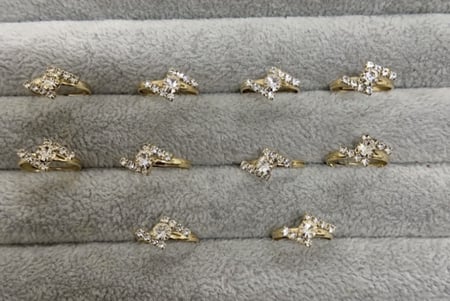 خاتم ذهبي او فضي مناسب لعمر الاشهر وجميع الاعمار (يمكن التحكم بحجمه)