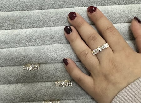 خاتم ذهبي او فضي مناسب من عمر الاشهر وجميع الاعمار (يمكن التحكم بحجمه)