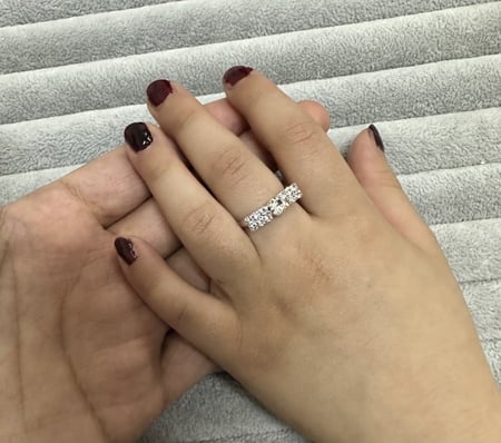 خاتم ذهبي او فضي مناسب من عمر الاشهر وجميع الاعمار (يمكن التحكم بحجمه)