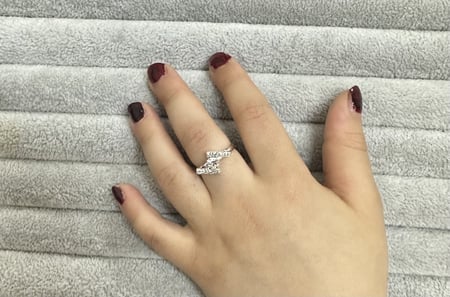 خاتم ذهبي او فضي مناسب لعمر الاشهر وجميع الاعمار (يمكن التحكم بحجمه)