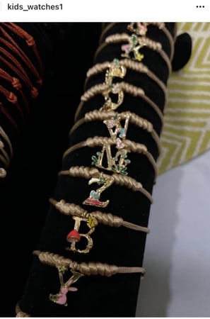 أساور تصنع حسب الحجم من حديث الولادة وحتى الامهات