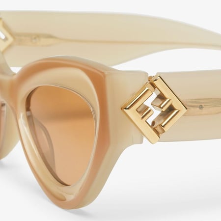 نظارة Fendi - بيج