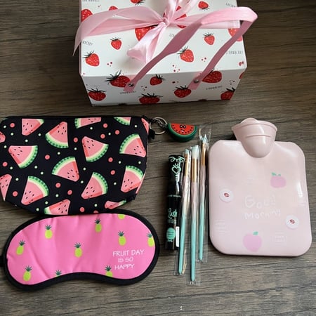 بوكس شكل فراولة رقم e23