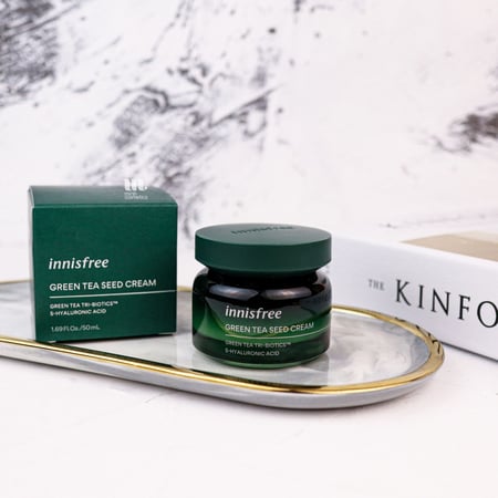 كريم بذور الشاي الأخضر المرطب مع حمض الهيالورنيك - انيسفري - 50 مل