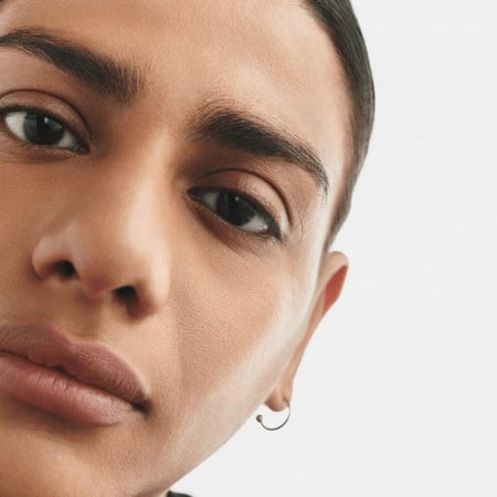 كريم اساس ستوديو فيكس من ماك NW