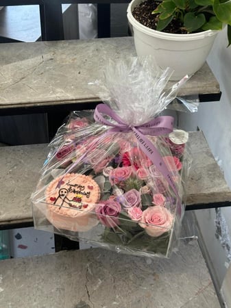 كيكه لنش مع تنسيق بوكس اكريلك