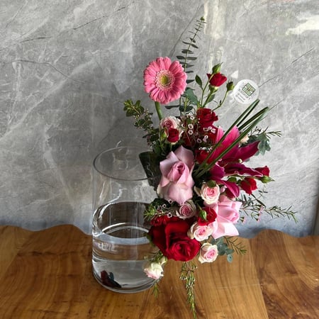 فازه السمكة الأنيقه