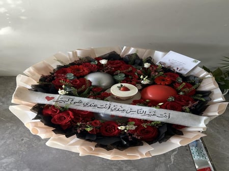 باقة ورد مع كيكه “ الفاتنة "