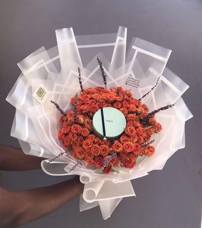 باقة ورد اورنج مع اللآڤندر