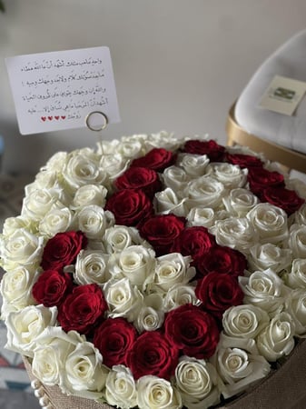 باقة ورد " كبيره " مع حرف S