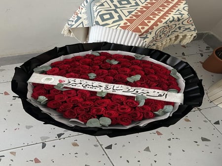 باقة ورد كبيرة باللون الاحمر