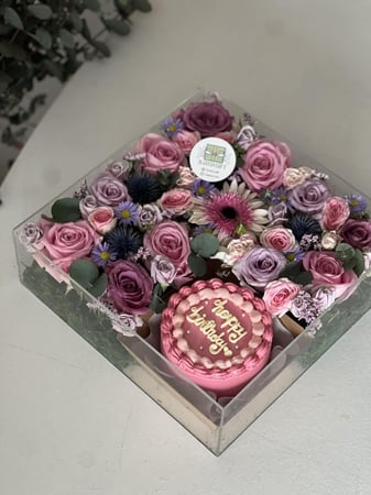 كيكه لنش مع تنسيق بوكس اكريلك