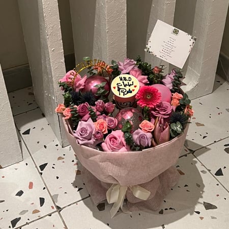 باقه عرض " الشهر " مع الكب كيك