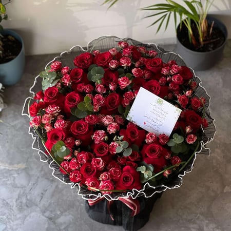 باقـه ورد حمراء