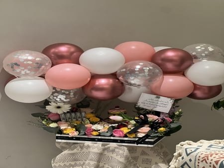 ستاند الغيمه مع كيكه مع البالون " الجميل "