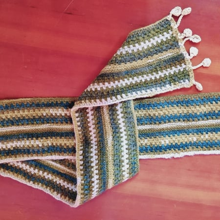 شال اخضر مموج