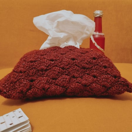 غلاف مناديل احمر