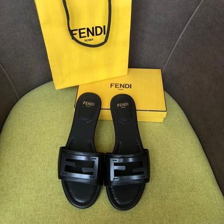 FF LOGO Plaque Sandals
