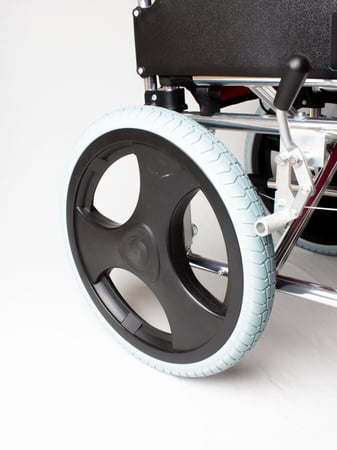 كرسي متحرك الومنيوم كفر متوسط خفيف الوزن ظهر ينطوي مع جوانب متحركة موديل 907 مقاس 46