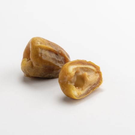 تمر سكري بحشوة طحينة السمسم