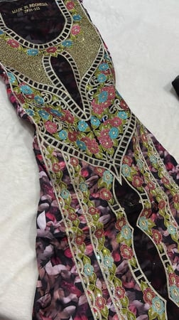 حرير ايطالي مطرز ومتروس كرستال موديل مميز وشغل فاخر