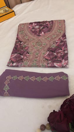 حرير ديجتال مطرز ومرصع بالكرستال مع الطرحه