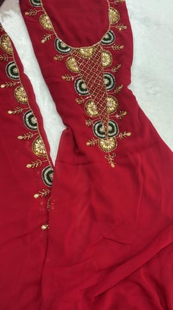 شيفون شغل يدوي فاخر مع بشت شيفون شغل يدوي خرز