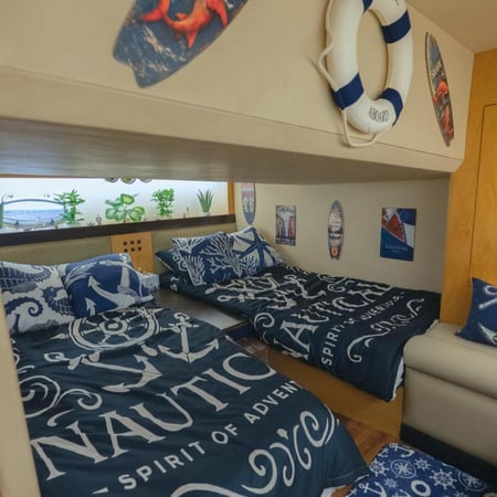 قارب أوركس ( 6 ساعات )