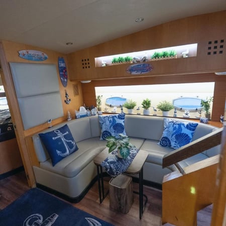 قارب أوركس ( 6 ساعات )