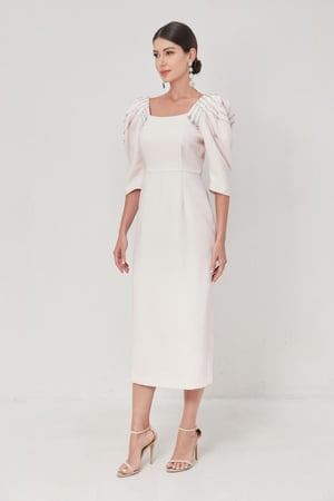 فستان مزين بكريستال