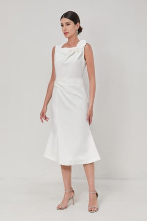 فستان بقصة مميزة