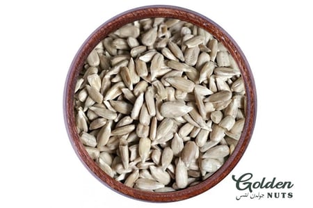 حب شمسي مقشور طبيعي وعالي الجودة من جولدن نتس