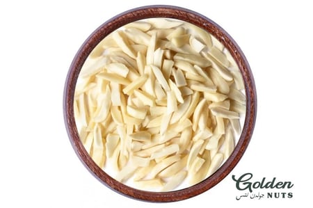 لوز صنوبري منتقى بعناية من جولدن نتس
