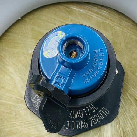 محول غاز من اسطوانة الى سنه